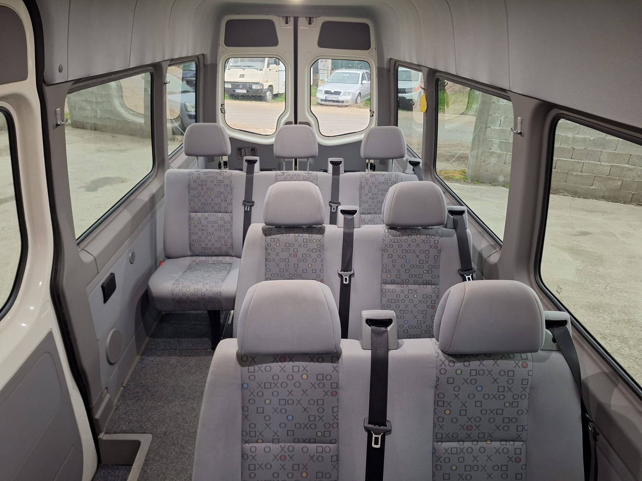 VW Crafter 8+1